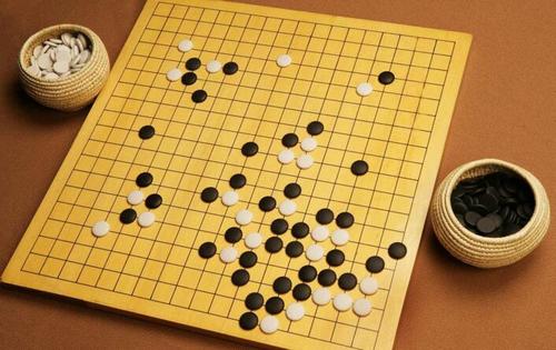 五子棋和围棋有什么区别？棋盘一样吗