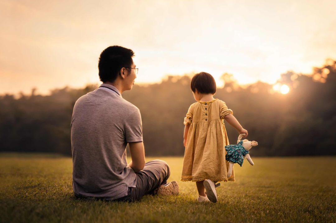 父母的不自律会在孩子面前影响